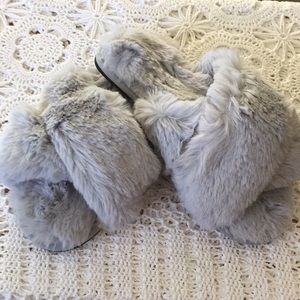 New FamiPort Fluffy Gray Slippers Size Large